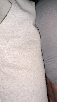 Estranho Toca Sua Bunda E Fica Duro Pela Mão De Uma Garota Desconhecida