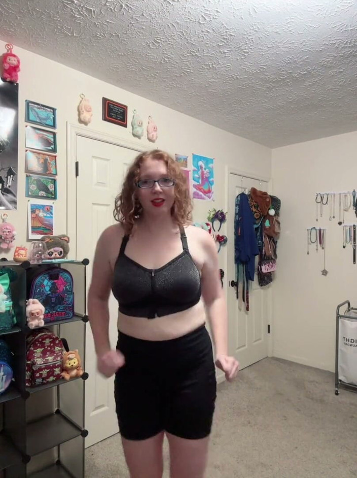 DarlingSweetheart: Ginger Beauty Sexy Workout Routine &amp; Strip