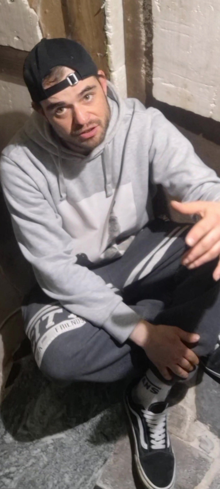 jerkofflover: Hip-hop, menari, tunjukkan stoking putih saya, dan Vans