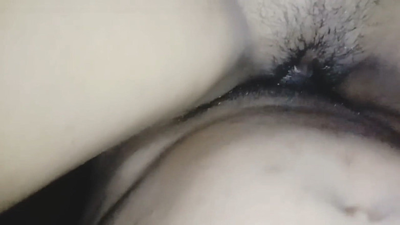 Boneshaker: Ragazza arrapata figa pelosa stretta scopata duro porno missionario india...