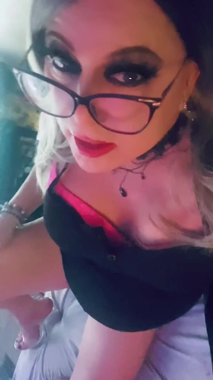 Krissy Sweets: CD Krissy sweets渴望你的坚硬鸡巴