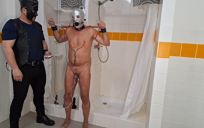 Master Dansan: 変態的なバスルームグレー。