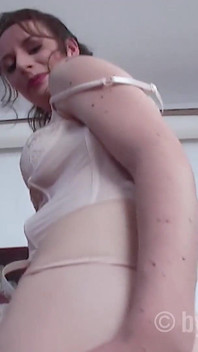 Pee MILF Likes Pee Games