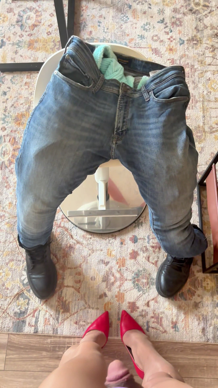 cd_aysemmm: 나는 피자 소년의 공을 분쇄