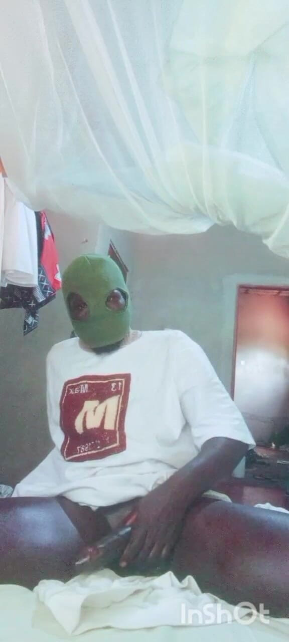 Hongi: ब्लैक अफ्रीकन मैंडिंगो दिखाती है कि जब आपके पास बड़ा काला लंड हो तो 7 मिनट में वीर्य कैसे निकालें