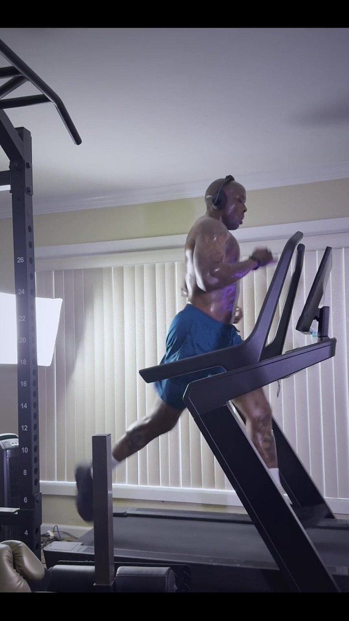 Hallelujah Johnson: Quieres tener sexo