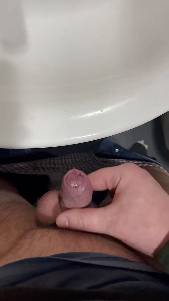 Young cum: Büyük Rus yarağı güzel yarağına mastürbasyon yapıyor yakın çekim