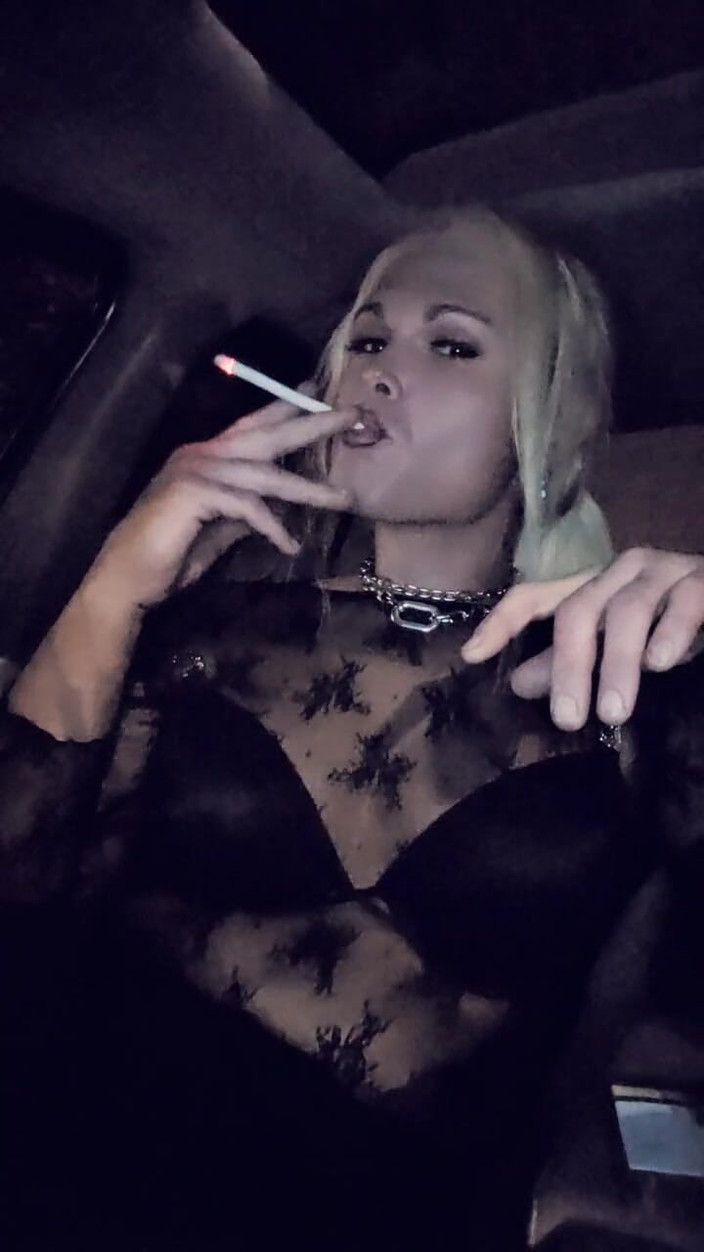 Darkfetish2k: Sug ner det rökning JOi