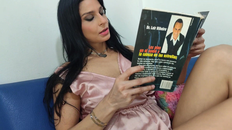 AmbargirlHot: मैं अपनी सौतेली मम्मी को हस्तमैथुन करते देखता हूं और फिर हम स्वादिष्ट चुदाई करते हैं