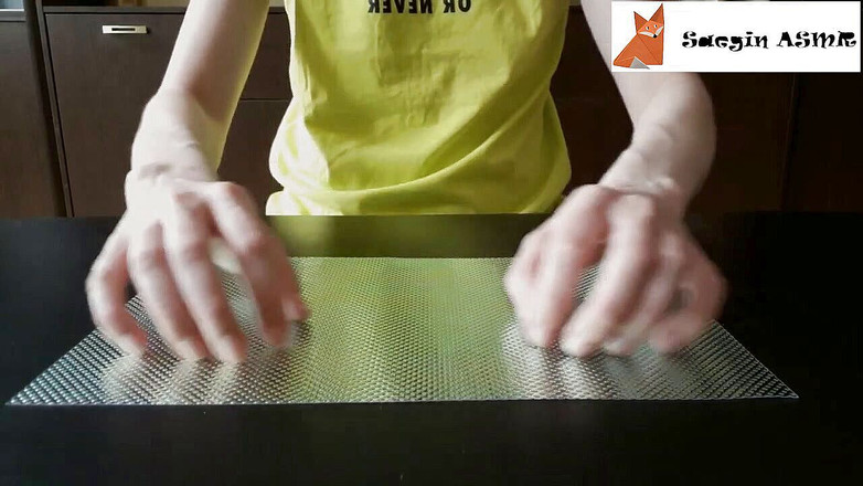 Saegin: 1[ASMR] Poškrábání texturovaných listů (bez mluvení)