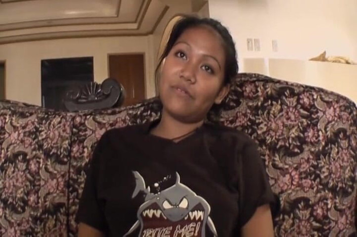 Asian Cuntz: Thai whore riding on the couch on her casting