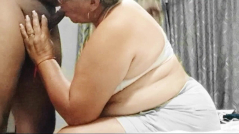 Milfta boohot: Anal Sex with a 70-year-old Veteran MILF