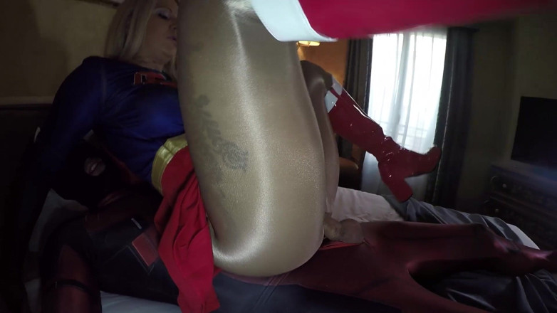 Nylon Xtreme: Caroline de Jaie'den çekilişler - superbitch için ilk anal
