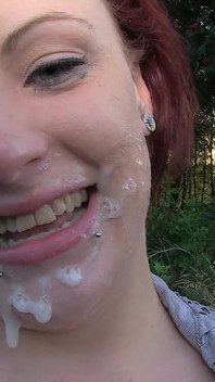 Schmutzige dogging-schlampe isabella dean wird von perversen doggern mit sperma bedeckt