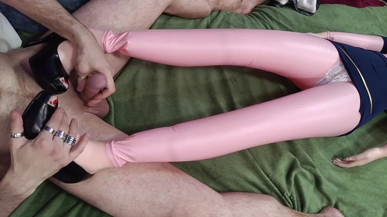 kickerscooter: 红指甲足交