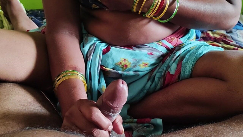 FULLMJEDETI: La bhabhi ha scosso il mio pene