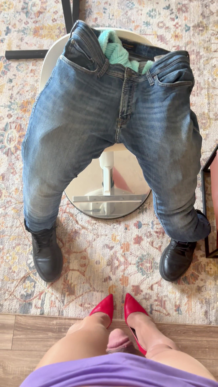 cd_aysemmm: ピザ屋の男の玉を潰した