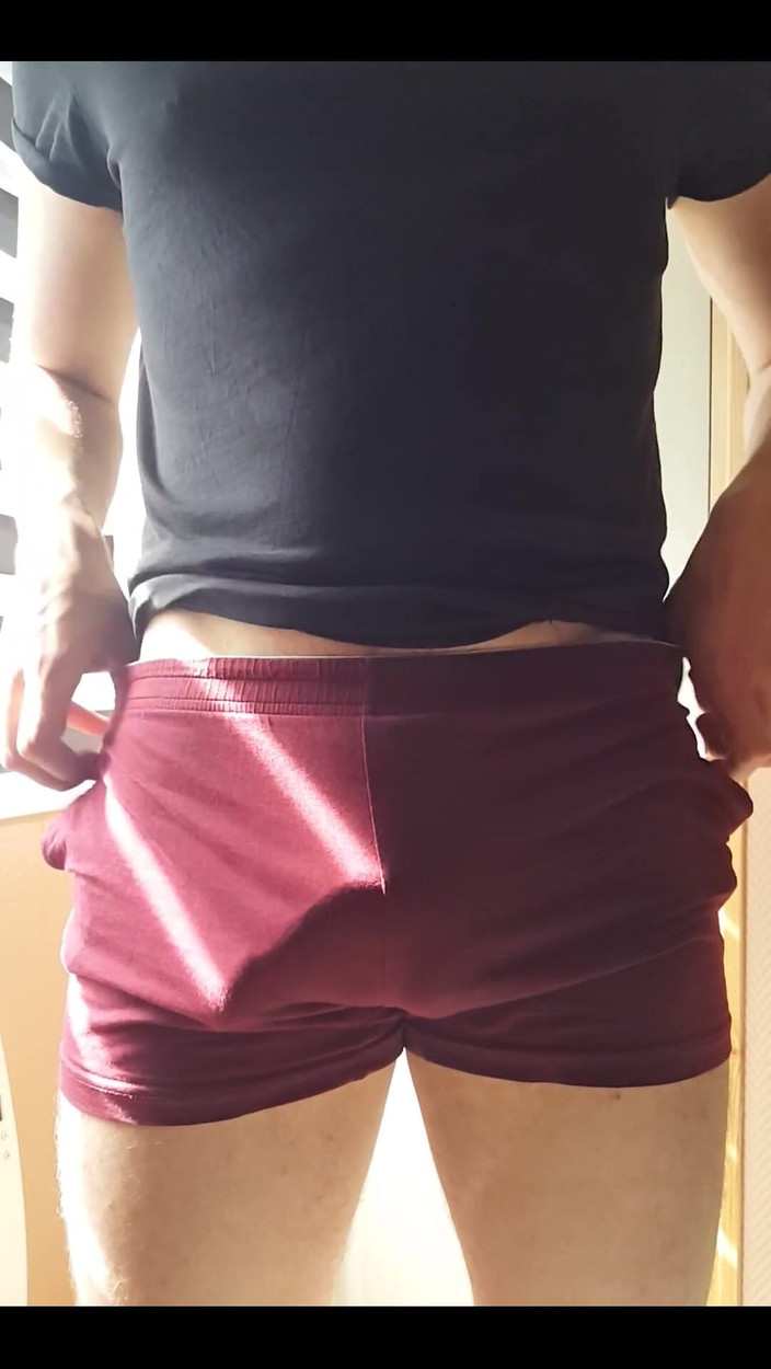 Hardim: Como se você gosta de me ver tirar minha roupa