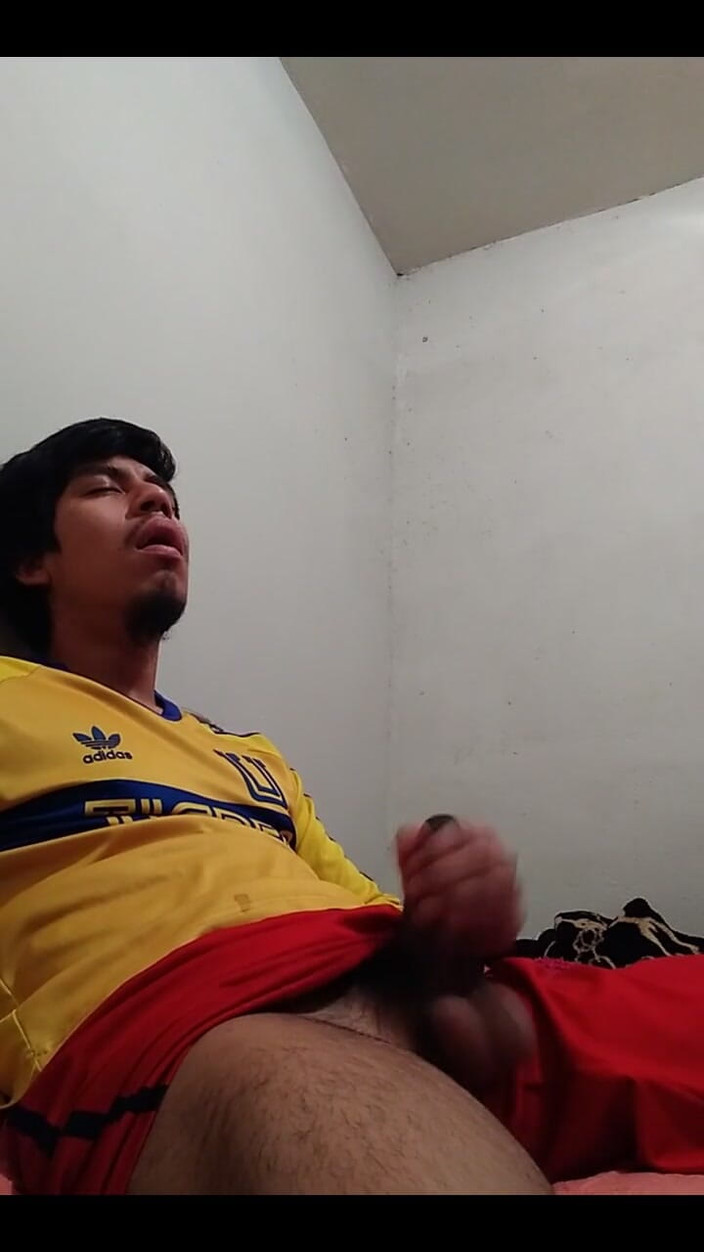 AlexAlejandro13: Ayo melarikan diri untuk melihat penis tebal yang bagus ini