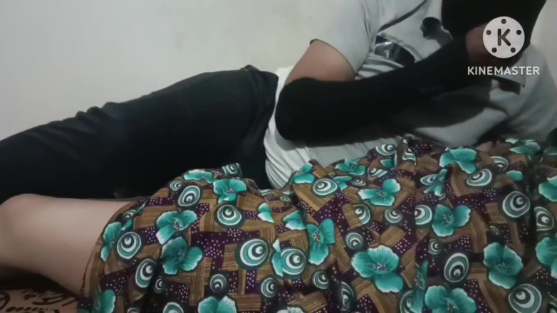 Meena aur James: Зять займається сексом зі свекрухою в її кімнаті, коли нікого немає в кімнаті