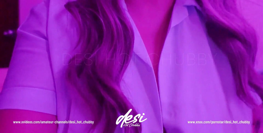 Priya Emma: Desi śliczna indyjska arabska dziwka dziewczyna pokazuje swoje duże cycki po...