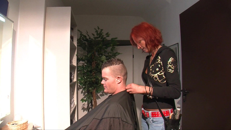 Erotic Club: Rozdziawione cipki kremówka kapie po salonie głębokie gardło