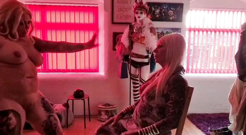 Riouksexy: 섹시한 스트립쇼