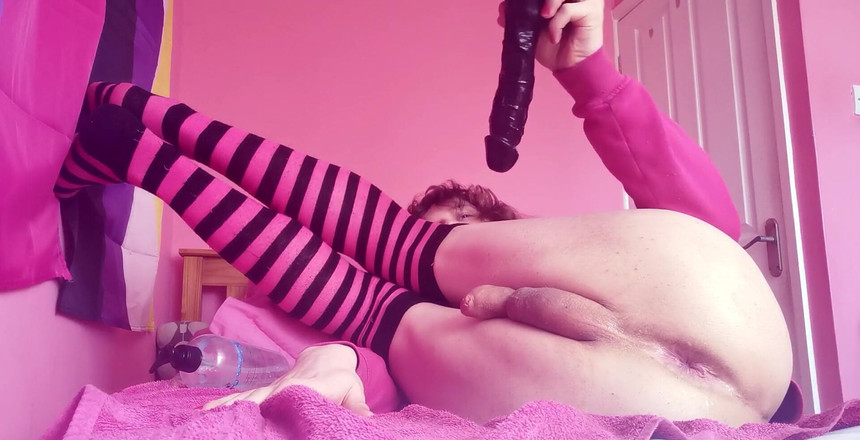 Rainbow Femboy: Stále se zotavuji ze své infekce, která mě bere hodně...