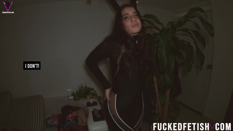 Fucked fetish: 在场景拍摄期间免费绝望的尿液