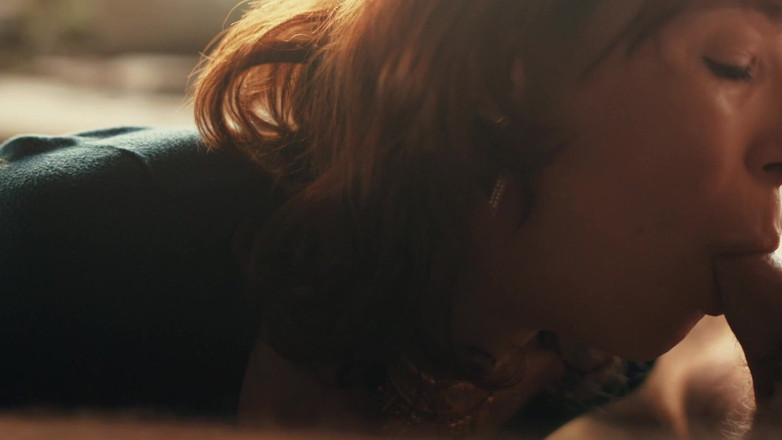 RedLili: 红发女郎在户外吮吸爸爸的鸡巴