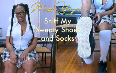Miss-Safiya: Annusa le mie scarpe e i calzini sudati