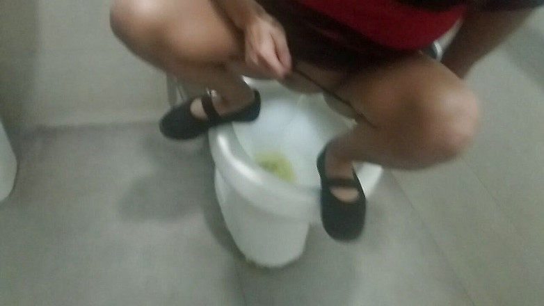 SexyGamingCouple: Těhotná manželka chce tak strašně čůrat