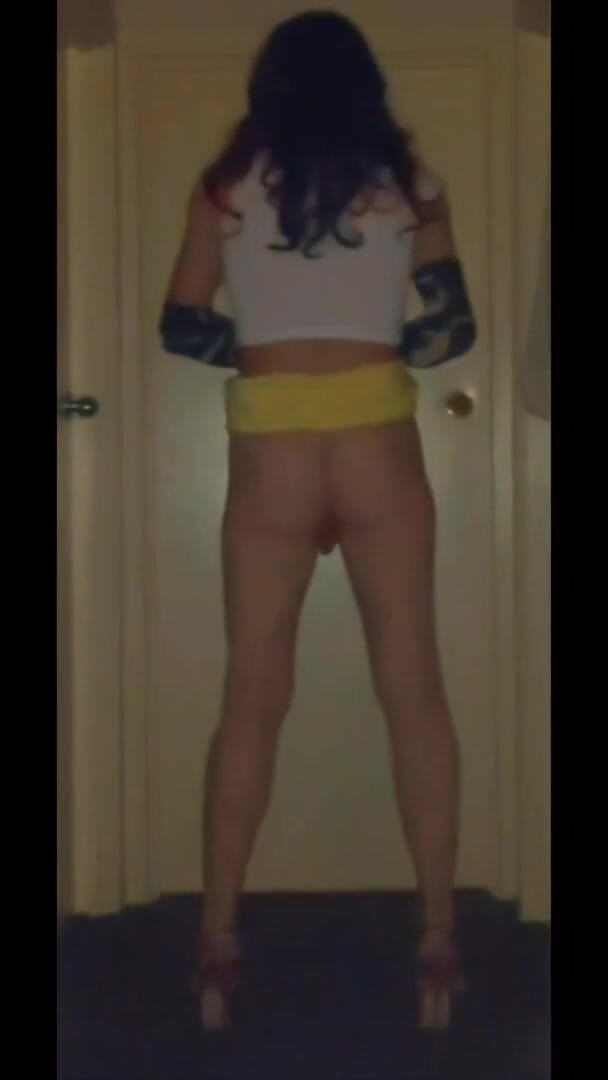 Lizzaali: Teasing in my little yellow skirt no pantys ,i was a...