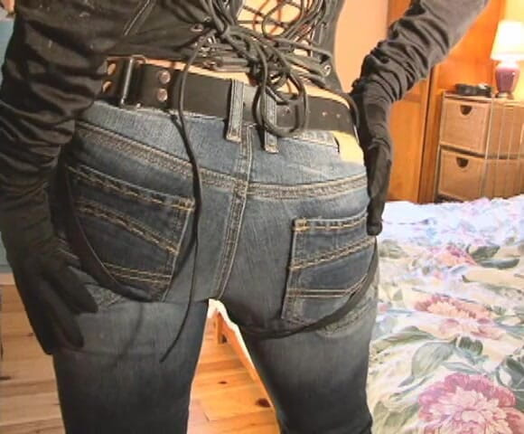 SophiaSylvan: Jeans Domme 5 Strap-on Domme kontrolliert deinen schwanz und deine Brieftasche