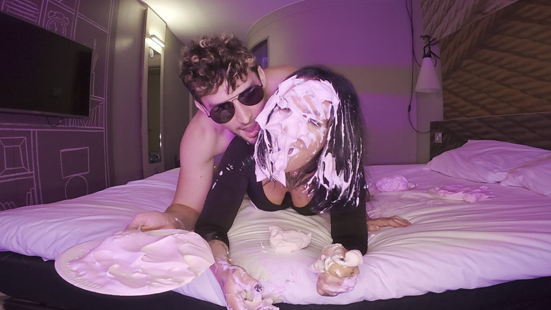 Mr LDN Lad: ब्रिटिश रंडी Wam pied फिर चुद गई!