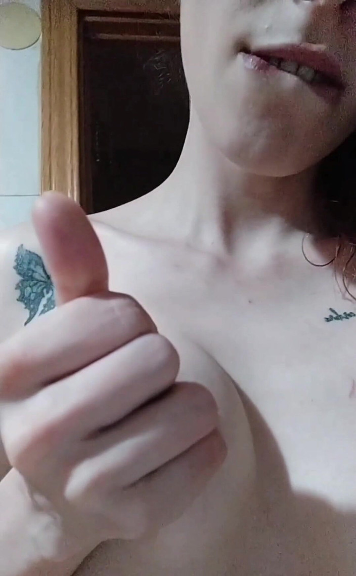 Akasha7: Ngusap pentil dan nikmatilah