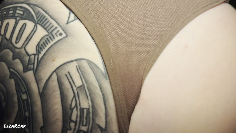 LizaRoxx: Scopata e spruzzata da un jogger a caso