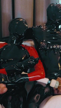 London: Latex bound Protokoll [hotelsammlung - bound 3 - the release]