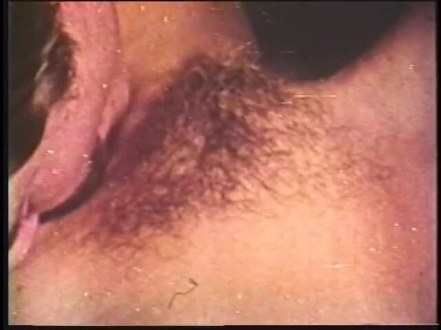 Old Good Porn: Ретро блондинка любить кататися на жорсткому члені свого коханця після того, як її волохату пизду лизали