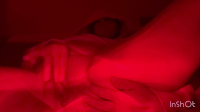 KapkanAruniCouple: La sorellastra si prepara la figa.