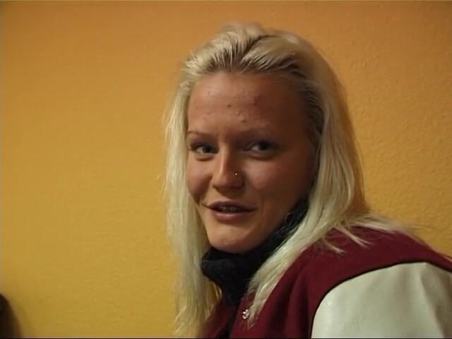 Lucky Cooch: Sexy blondes mädchen wird alles tun
