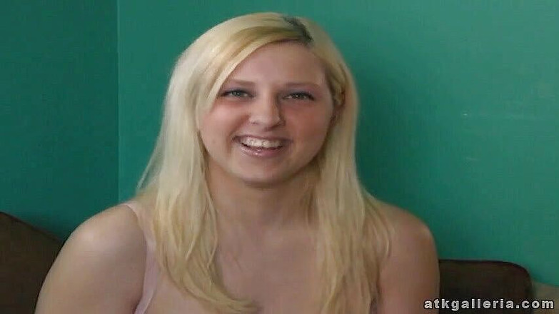 ATKIngdom: Lousie stellt sich der kamera vor