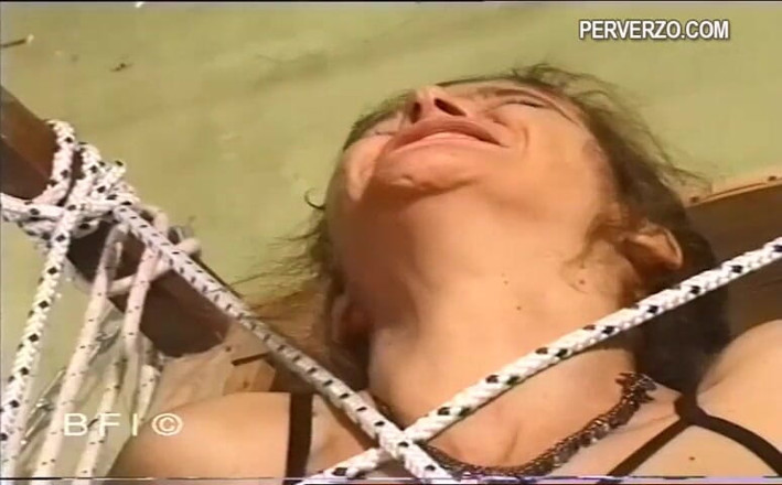 Slave Seks: Escape for passion
