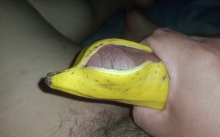 DERECK LUU: Eu fodo uma banana