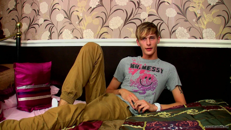 Teach Twinks: Connor Is a Horny & Fun Guy to Shoot