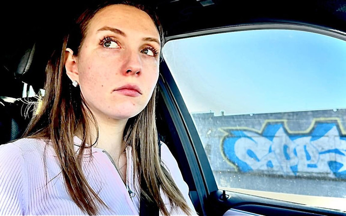 Hottie goddess: Cù mũi, phát hành bất tận