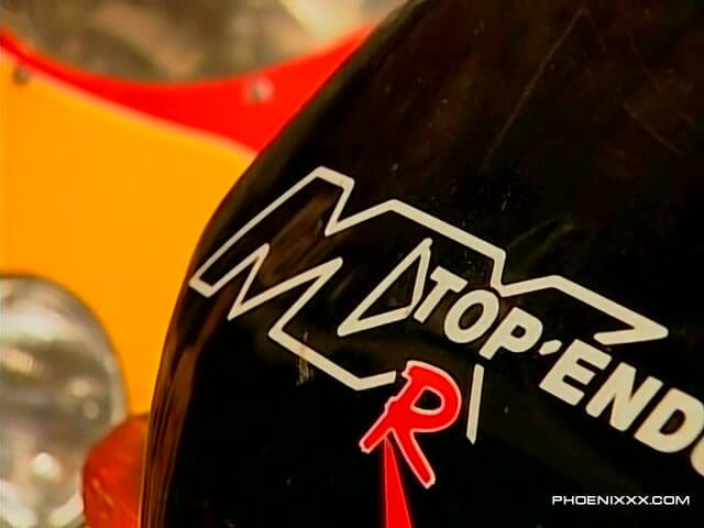 Phoenixxx: Мускулистая байкерская оргия с членом!