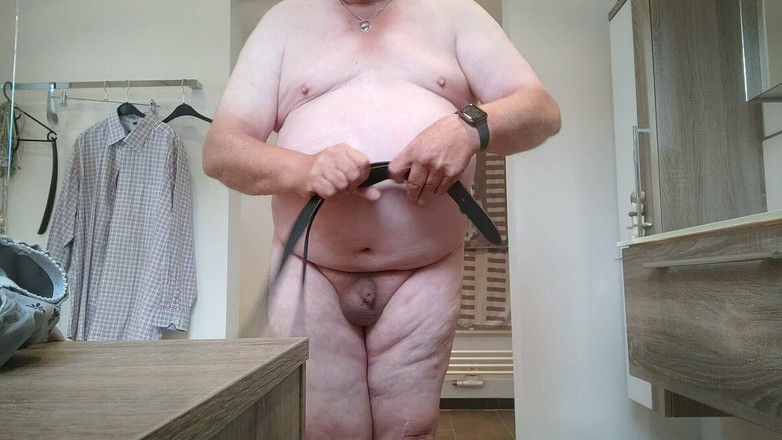 Karlchengeil: Пояс змушує мене збуджуватися