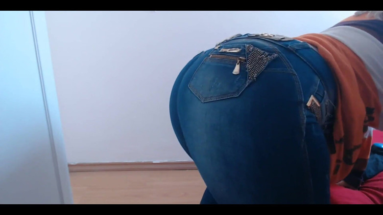 Camargo Hotwife: Showing off Her Boobs and Ass in Jeans and Naughty...