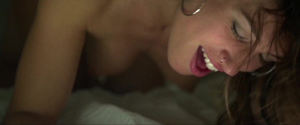 Verso Cinema: Poly Vision Julia Roca dan Vic Leon